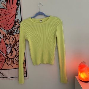 Ribbed light sweater shirt